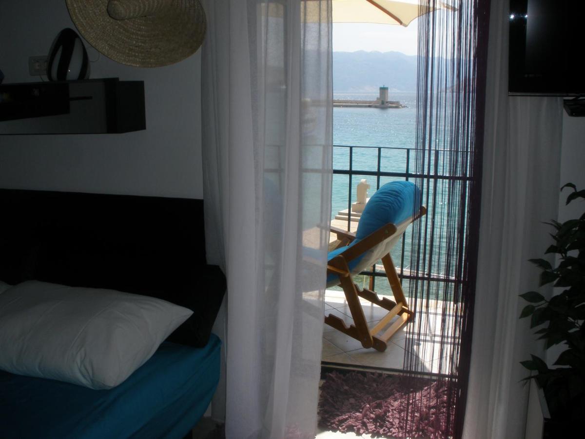 Baska Apartment-Studio Fiorino 外观 照片