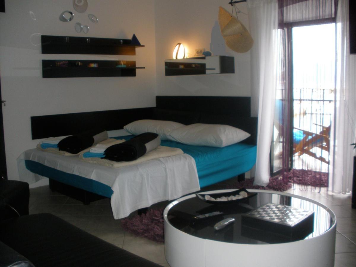 Baska Apartment-Studio Fiorino 外观 照片